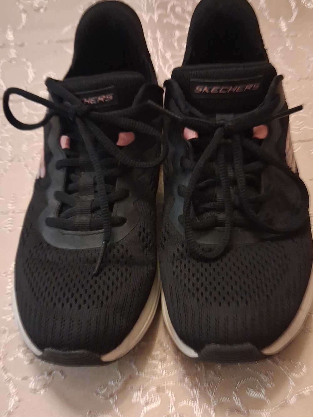 Skechers Kids Black Sneakers with Pink Accents sz.6.5